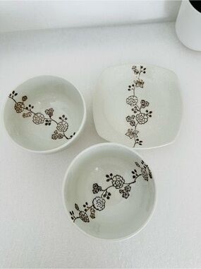 Vintage KoTo Rice Noodle Bowl & Square Plates Floral Beige Ceramic Japan Blossom